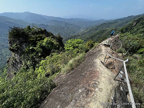 五寮尖步道 峭壁雄峰70