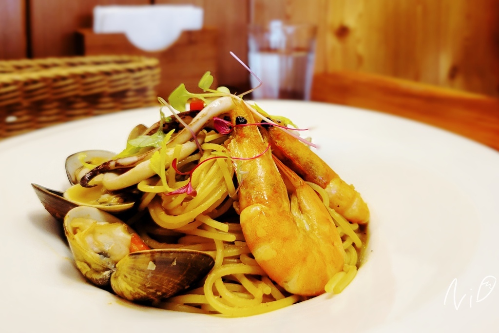 202211 [嘉義東區]小洋蔥Little Onion「蒜辣解憂風格海鮮麵」