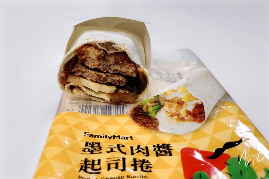 202311 全家Family Mart 墨式肉醬起司捲