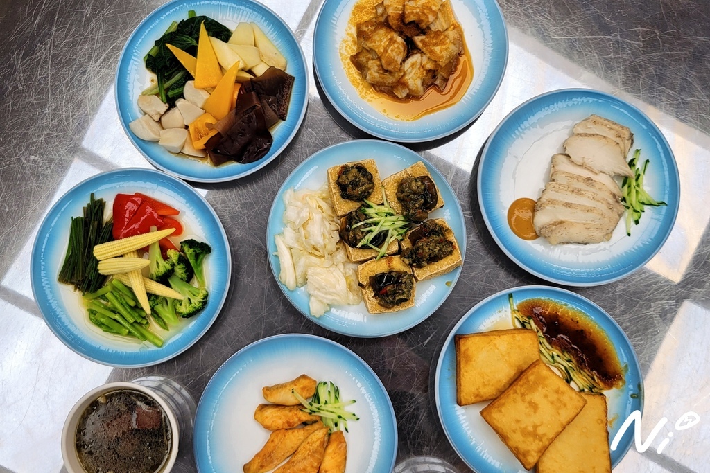 202409 台中南區 豬哥明 臭豆腐滷肉飯