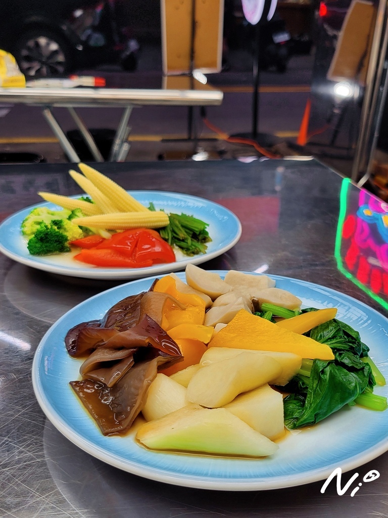 202409 台中南區 豬哥明 臭豆腐滷肉飯
