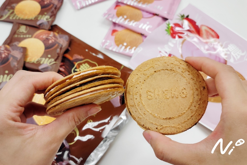 202506【盛香珍】濃草莓薄燒&濃巧克力風味薄燒