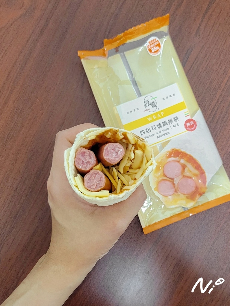 202511 7-ELEVEN 【原賞】四起司燻腸捲餅