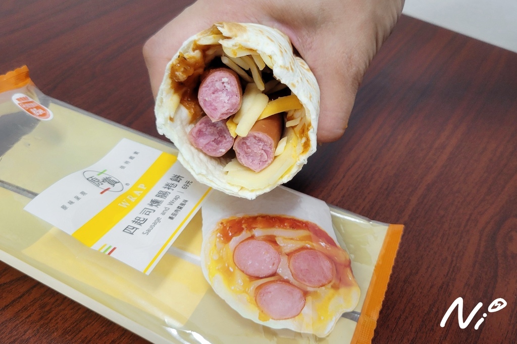 202511 7-ELEVEN 【原賞】四起司燻腸捲餅