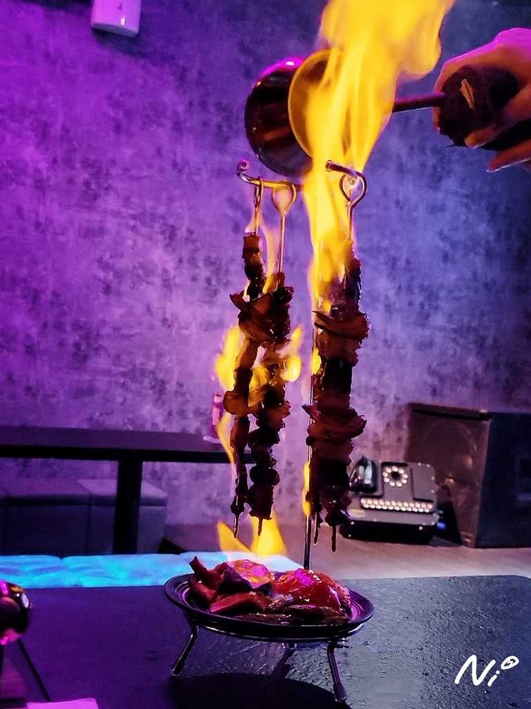 202511 不醒人室×SLAP!