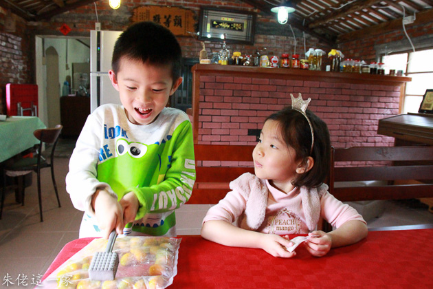 IMG_0560-2.jpg IMG_0560-2.jpg