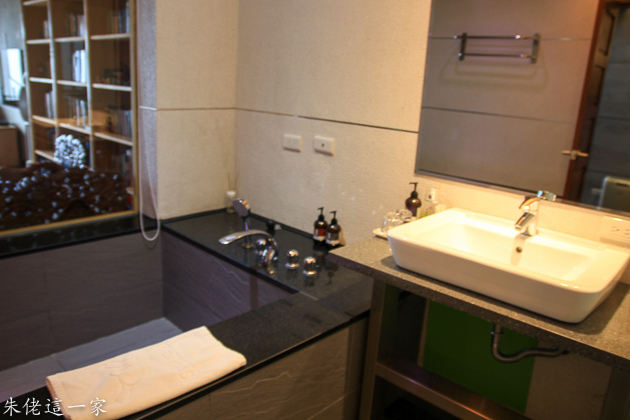 IMG_0301.jpg IMG_0301.jpg