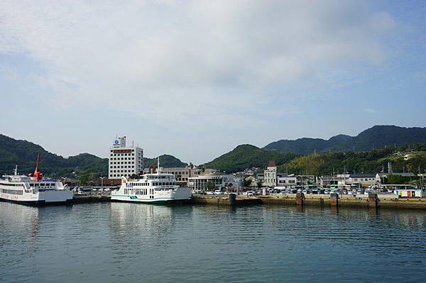 B04 新岡山港 - 土庄港船景 53.jpg