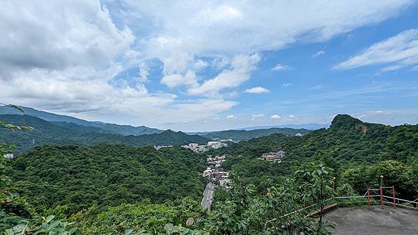 秀崎山登山步道 03.jpg