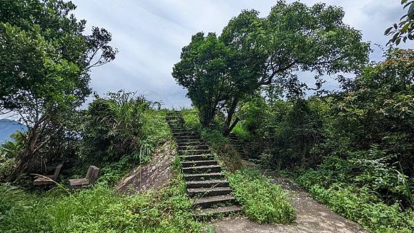 秀崎山登山步道 16.jpg