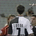 20040420 Roma vs Siena_Totti02.gif