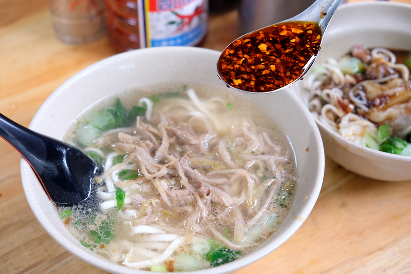 【新莊】聯邦市場美食:無名榨菜肉絲麵加辣,一吃絕對會上癮! @ 波比看世界 :: 痞客邦 PIXNET ::
