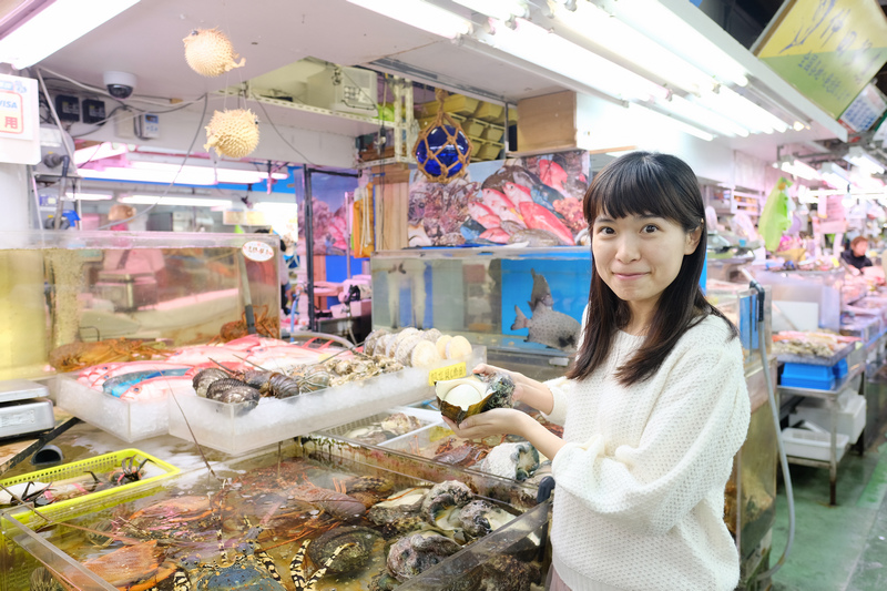 【沖繩】第一牧志公設市場:沖繩人的廚房!必買必吃美食&海鮮喊價攻略