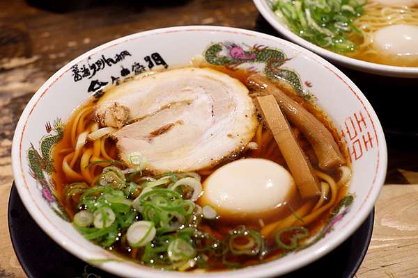 大阪拉麵推薦 道頓堀金久右衛門拉麵 連續3年冠軍 必吃醬油拉麵 波比看世界 痞客邦