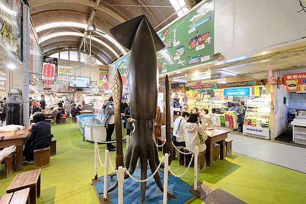 北海道函館朝市 必買必吃美食地圖攻略 帝王蟹 海鮮丼當早餐超享受 波比看世界 痞客邦