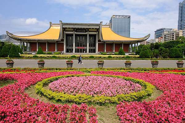 台北 國父紀念館 展覽 必看衛兵交接 櫻花附近景點美食一日遊 波比看世界 痞客邦 台北 國父紀念館 展覽 必看衛兵交接 櫻花附近景點美食一日遊 波比看世界 痞客邦