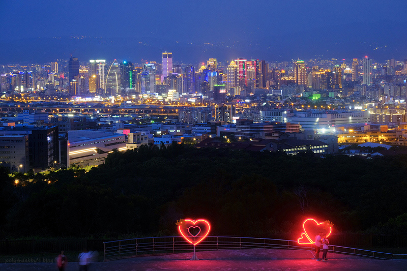 台中】望高寮夜景公園：台中版函館夜景！日出跨年＆東海古堡鬼故事彙整@ 波比看世界:: 痞客邦::