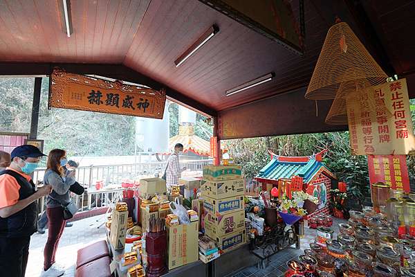 南投 泡麵土地公廟 中寮石龍宮24小時泡麵免費吃 怎麼拜 由來介紹 波比看世界 痞客邦 南投 泡麵土地公廟 中寮石龍宮24小時泡麵免費吃 怎麼拜 由來介紹 波比看世界 痞客邦