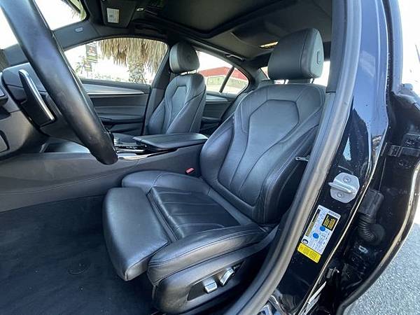 比原廠認證車更好的車:買一台2020 BMW 530,美國網 比原廠認證車更好的車:買一台2020 BMW 530,美國網