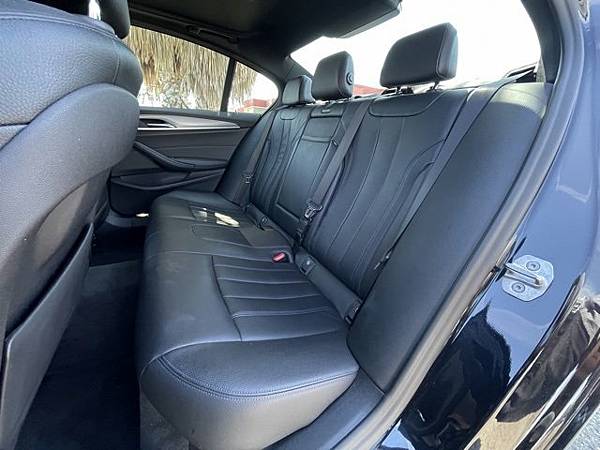 比原廠認證車更好的車:買一台2020 BMW 530,美國網 比原廠認證車更好的車:買一台2020 BMW 530,美國網