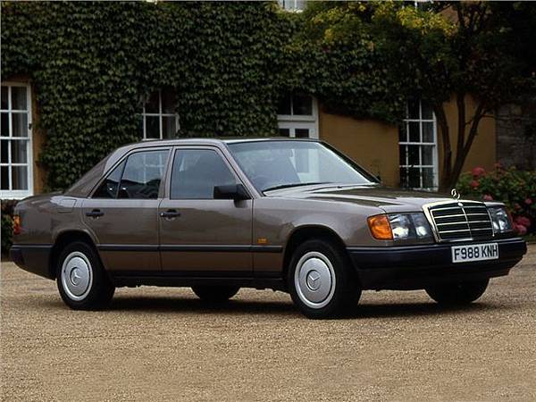 Mercedes-Benz-W124-(2).jpg