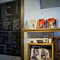 090130-093 首爾北村韓屋村 步行往三清洞 途中 -  MMMG shop.JPG