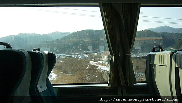 090124-130  往首爾清涼里的火車上.JPG