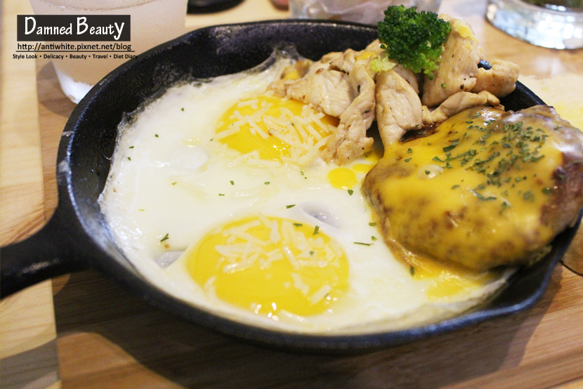 台中早午餐推薦brunch勤美術館早午餐丹調模範街小鐵鍋嫩蛋系列帕尼尼系列鬆餅下午茶咖啡14