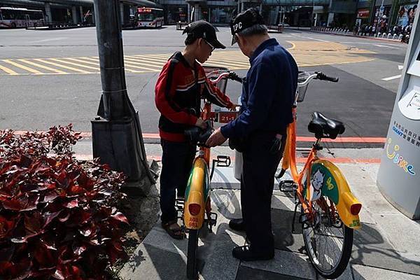 1436168656059 1436168656059