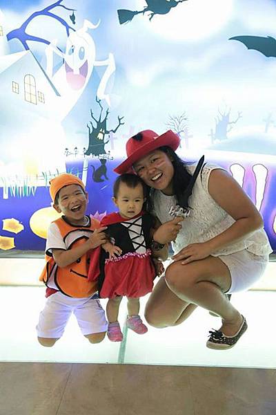 10153008705451845 10153008705451845