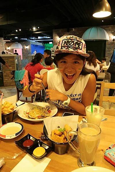 10153008706266845 10153008706266845