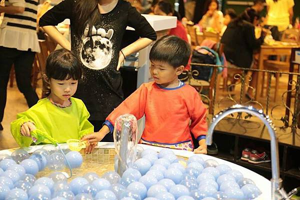 10153008711046845 10153008711046845