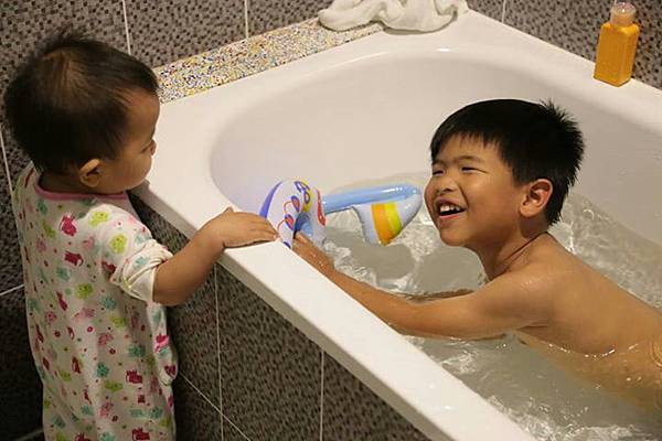 10153008712851845 10153008712851845