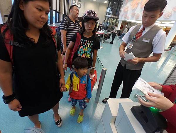 10153009796566845 10153009796566845