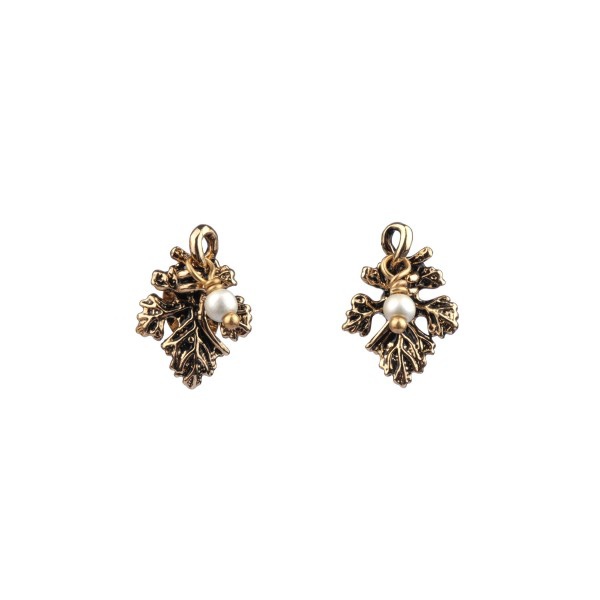 grappe-de-perles-small-earrings-with-a-leaf