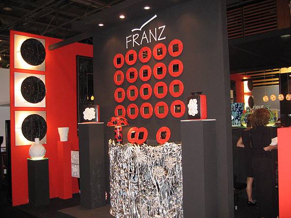 法蘭瓷香波提展場正面