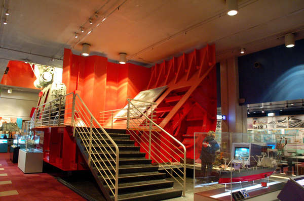 雙殼船的實體船殼介紹