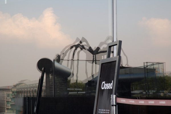 外星怪物襲擊地球