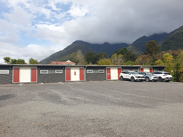 2025｜FOX Westhaven Motel