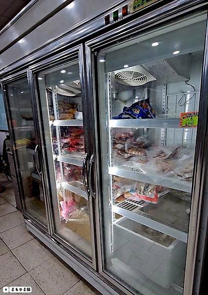 新北泰山集鮮城水產餐廳,中午開店擁有超大空間,有KTV包廂可 新北泰山集鮮城水產餐廳,中午開店擁有超大空間,有KTV包廂可