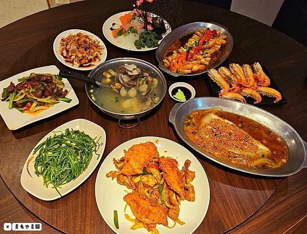 新北泰山集鮮城水產餐廳,中午開店擁有超大空間,有KTV包廂可 新北泰山集鮮城水產餐廳,中午開店擁有超大空間,有KTV包廂可