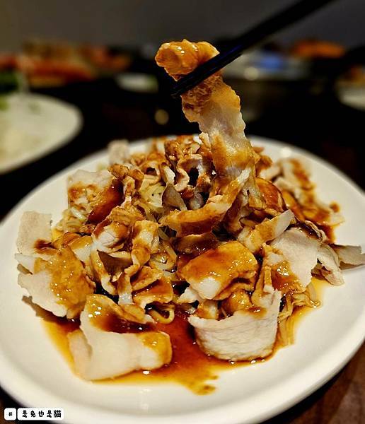 新北泰山集鮮城水產餐廳,中午開店擁有超大空間,有KTV包廂可 新北泰山集鮮城水產餐廳,中午開店擁有超大空間,有KTV包廂可