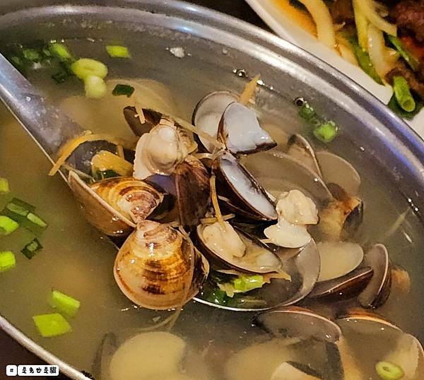 新北泰山集鮮城水產餐廳,中午開店擁有超大空間,有KTV包廂可 新北泰山集鮮城水產餐廳,中午開店擁有超大空間,有KTV包廂可