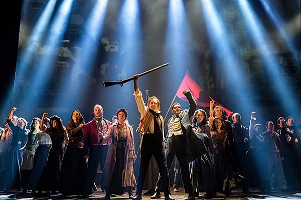 b_prod_lesmis01.jpg b_prod_lesmis01.jpg