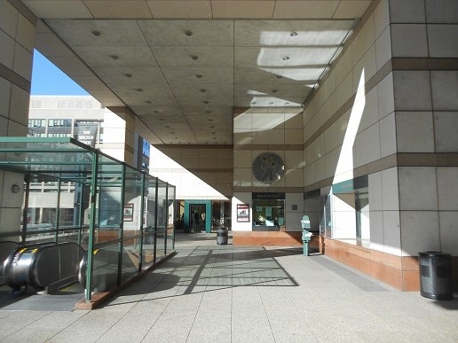 N.Y., Juilliard School, NY The entrance of the dormitory.jpg