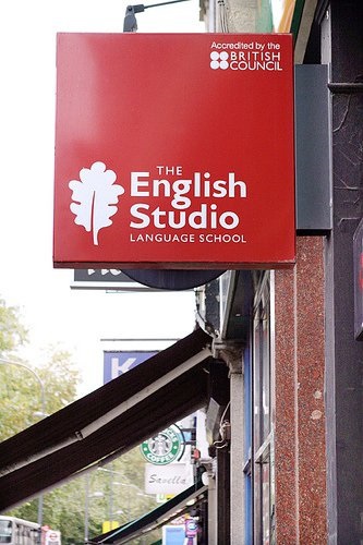 英國倫敦The English Studio語言中心Sign.jpg