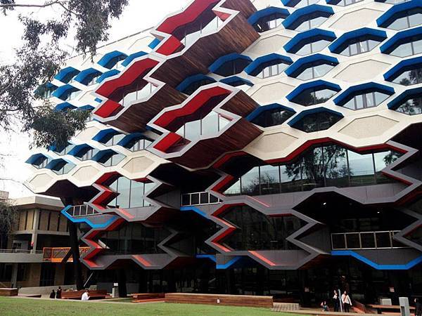 La Trobe University 