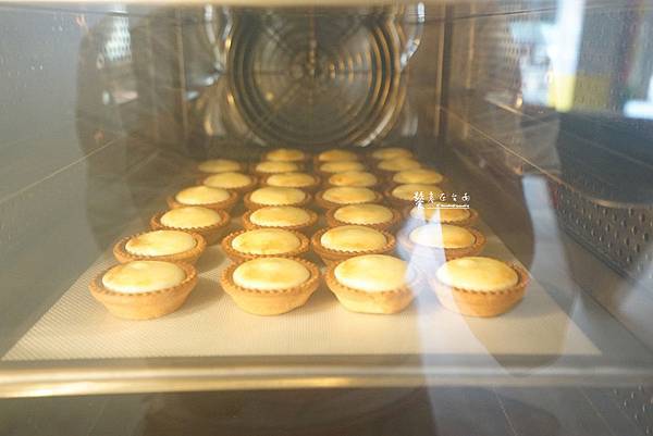 【台南甜點】Magma美格瑪起司塔|超犯規!鳳梨起司塔。鳳梨的酸甜、起司的鹹香,怎麼能不愛上! 【台南甜點】Magma美格瑪起司塔|超犯規!鳳梨起司塔。鳳梨的酸甜、起司的鹹香,怎麼能不愛上!