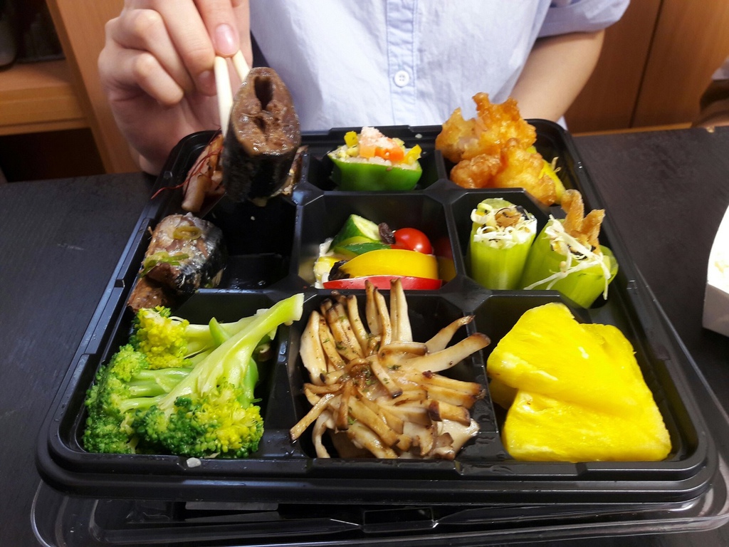 【台南定食】好田和洋料理自助餐廳|豪華終極進階版,菜色豐富又多變! 【台南定食】好田和洋料理自助餐廳|豪華終極進階版,菜色豐富又多變!