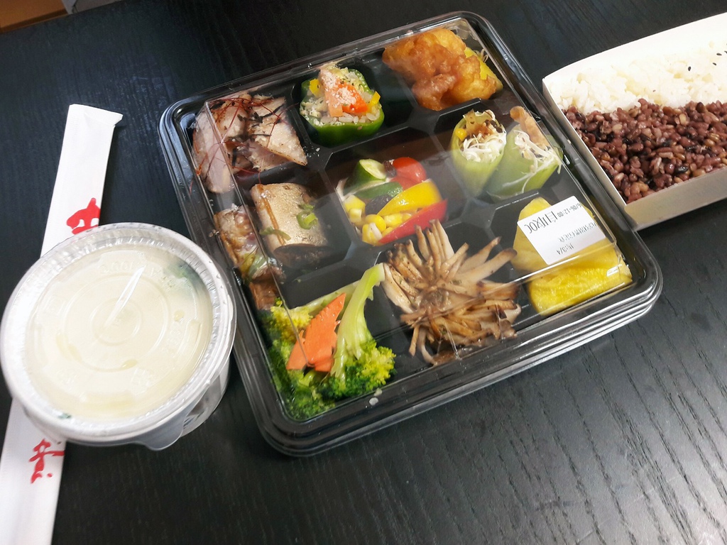 【台南定食】好田和洋料理自助餐廳|豪華終極進階版,菜色豐富又多變! 【台南定食】好田和洋料理自助餐廳|豪華終極進階版,菜色豐富又多變!